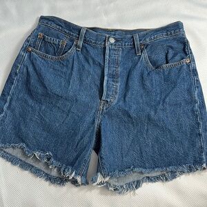 Levi’s 501 button fly frayed hem shorts